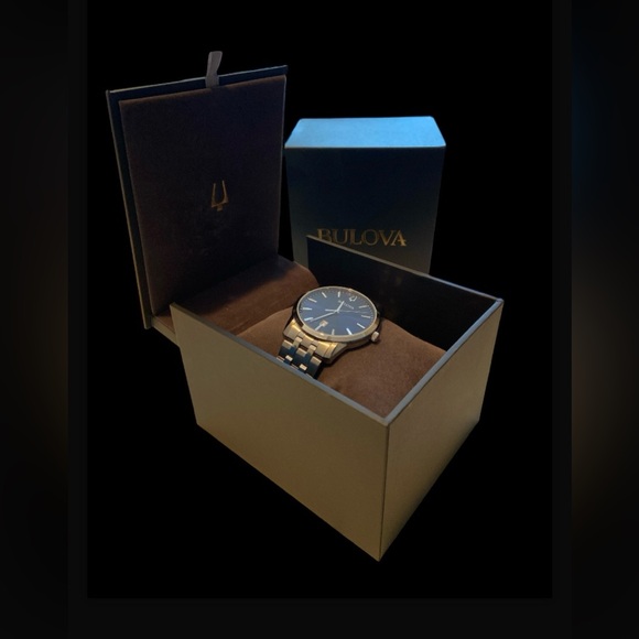 Bulova Men's Silver Tone Metal Watch - Picture 2 of 10